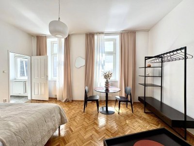 U3, ROCHUSMARKT UND RABENHOF - ZAUBERHAFTE ALTBAU-GARCONNIERE IN HOFRUHELAGE BEIM KARDINAL-NAGL-PLATZ