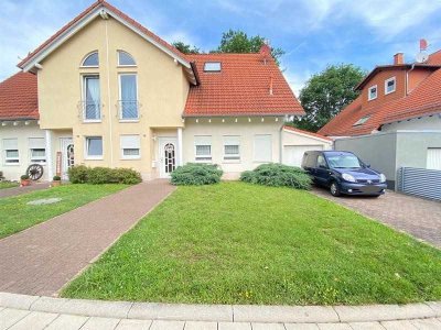 Ramstein - DHH mit 182 m², ruhige Lage, 6 ZKB, 2,5 Bäder, offener Kamin, Einbauküche, Garten, Garage