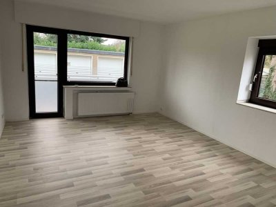 Wohnen in Duisburg-Rahm - Sehr schöne  3,5-Zimmer EG - Wohnung mit Balkon