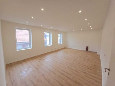 Exklusive 4 Zimmer Wohnung mit 2 Bädern - Erstbezug nach Sanierung