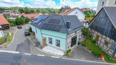 Resthof mit gemütlichem Innenhof, bereit zum Einziehen!