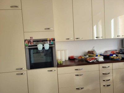 Wunderschöne 4 Zimmer Wohnung -WG - geeignet-auf der Lister Meile