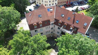 Perfekt für die kleine Familie!! Schöne helle 3 Raum Wohnung mit Spielplatz nebenan