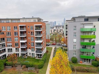 Helle 3 Zimmer Wohnung mit Skyline-Blick und Küche -- Bright 3 room apartment with skyline view