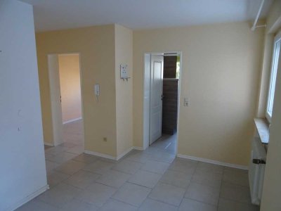RESERVIERT! 3-Zimmer-Eigentumswohnung Aufzug, Küche, Balkon.
