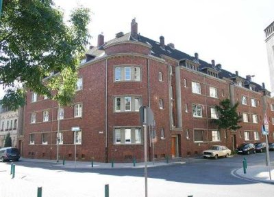 Groß - Günstig - Zentral - schöne DG-Wohnung