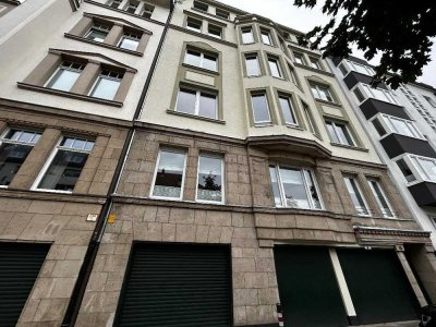 Seltene Gelegenh.: Altbau-ETW, 5 Zi., 157 m² Wfl., Balk., 3,80m Deckenh., 2 Bäder, Lift, Ddf.-Zoo