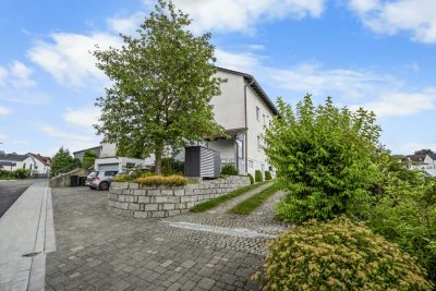 Großzügige Dachgeschosswohnung in ruhiger, gepflegter Lage