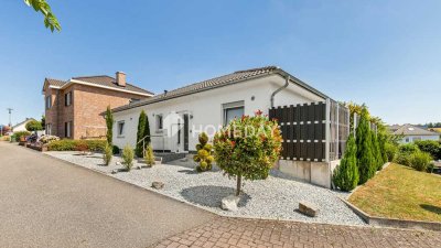 Urlaubsfeeling beginnt hier: Bungalowtraum mit Wellnessgarten und Sonnenterrasse