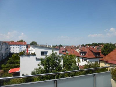 Sonnige 4-Zimmer Penthouse-Wohnung mit Terrasse in Stuttgart, Weilimdorf