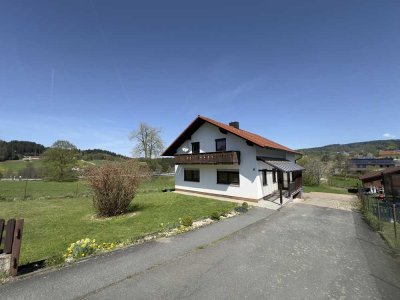 Freundliche 4-Zimmer-DG-Wohnung mit Balkon in Rinchnach