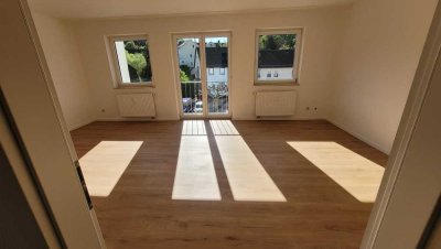 Erstbezug nach Renovierung: Helle 4-Zimmer-Maisonette-Wohnung in Stromberg