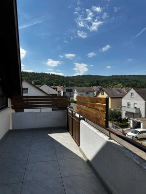 Möblierte 2,5-Zimmer-Dachgeschosswohnung mit Balkon