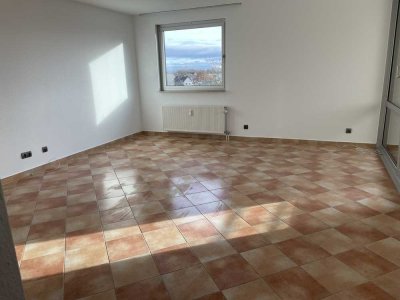 helle 3-Zimmer-Wohnung mit Balkon, EBK und Tiefgaragenstellplatz