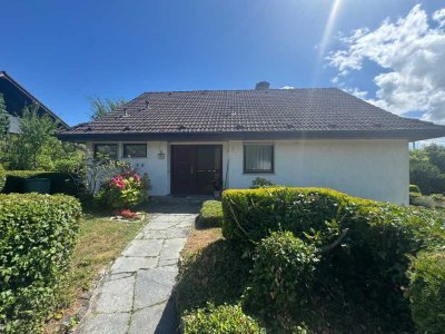 2 Familienhaus mit großem Gartengrundstück in sonniger und ruhiger Höhenlage