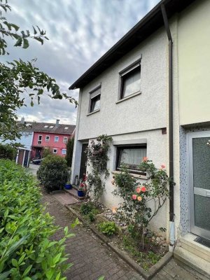 Charmantes Reihen-Eckhaus in Reutlingen- Burgholz,mit Garage und idyllischem Garten-PROVISION FREI !