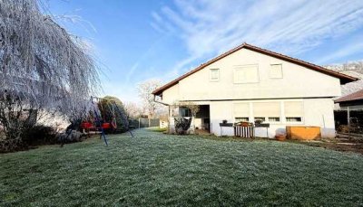 Großzügiges Dreifamilienhaus mit großem Garten und zwei Garagen, Vaihingen an der Enz-Gündelbach