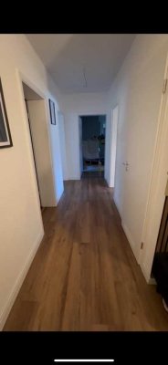 Exklusive 4,5-Zimmer-Erdgeschosswohnung mit gehobener Innenausstattung mit EBK in Kamp-Lintfort