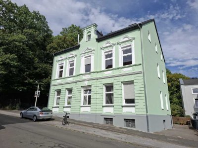 Alternative zum Haus: 6-Zimmer-ETW zum Selbstgestalten mit Garten.