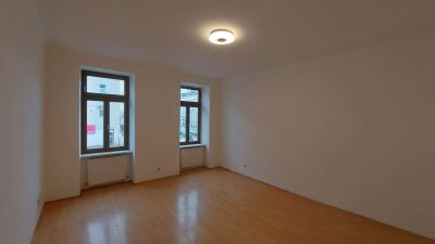 ab sofort vermietbar! Provisionsfrei: - Nette 2-Zimmer Wohnung Nähe U-Bahnstation Vorgartenstraße