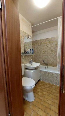 2 Zimmerwohnung, Balkon, PKW-Stellplatz, Keller...