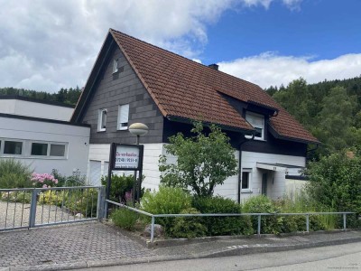 Ehemaliges Kirchengebäude mit Wohnhaus in Seewald-Erzgrube zu verkaufen!