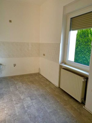 Attraktive und vollständig renovierte 2-Raum-Hochparterre-Wohnung in Teutschenthal