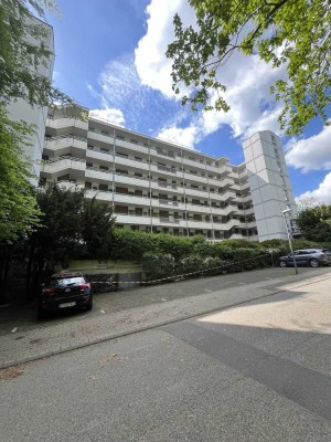 2-Zimmer-Wohnung mit Balkon, Aufzug und Blick ins Grüne