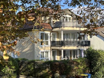 Bad Soden-hell und gut geschnittene 4 Zimmer Wohnung EBK, FbHzg, SW Balkon, 2 TG Bäder, ..