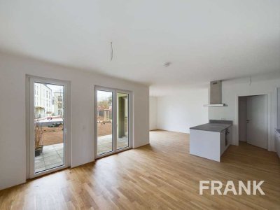 ERSTBEZUG! Moderne 3-Zimmer-Wohnung mit großen Garten