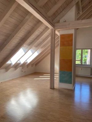 Exklusive 1-Zimmer Loft-Wohnung mit Balkon in Obersendling