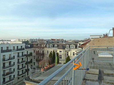 Exklusive 3Raum-Dachgeschosswohnung mit großer Terrasse, Balkon u. Einbauküche im Herzen von Leipzig