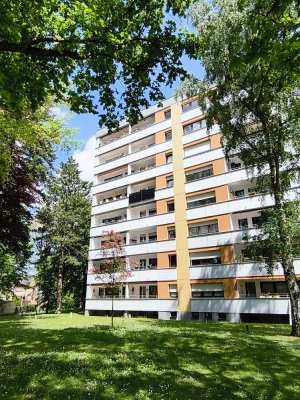 Sonnige 3-Zimmer Wohnung mit Balkon im 5. OG in Nürnberg-Zerzabelshof