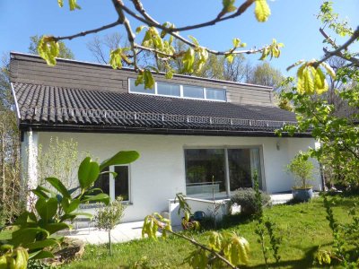 Traumhaftes Einfamilienhaus in Waldrandlage mit Sauna und Carport