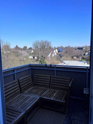 2 Zi-Whg im DG mit Balkon