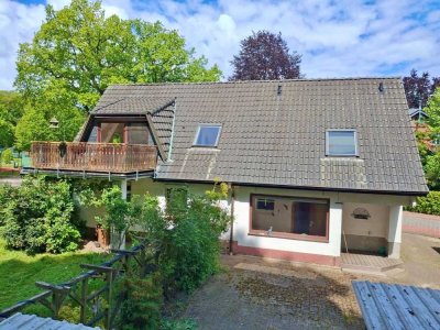 Zweifamilienhaus mit viel Potential und großzügigem Grundstück in schöner Lage von Barmstedt