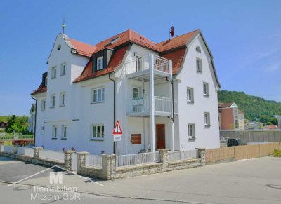 "Schmidl Villa": Wunderschön Wohnen im sanierten Altbau mit EBK u. Carport in zentraler Sulzparklage