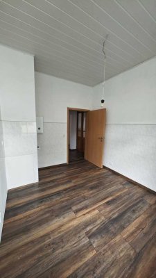 4-Raum-Wohnung mit Laminat und Tageslichtbad in Arnstadt
