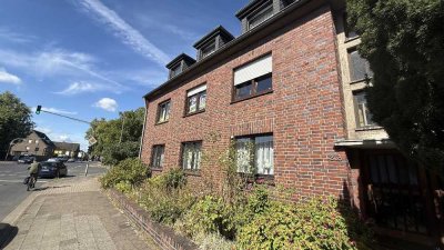 3-Familienhaus mit 3 Garagen und großem Grundstück