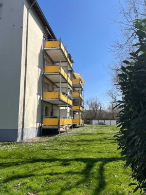 Geschmackvolle, gepflegte 2-Zimmer-Wohnung mit Balkon und Einbauküche in Karlsruhe