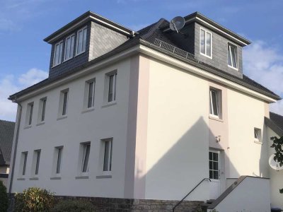 Ansprechende 3-Zimmer-Erdgeschosswohnung mit gehobener Innenausstattung mit Balkon in Helpsen