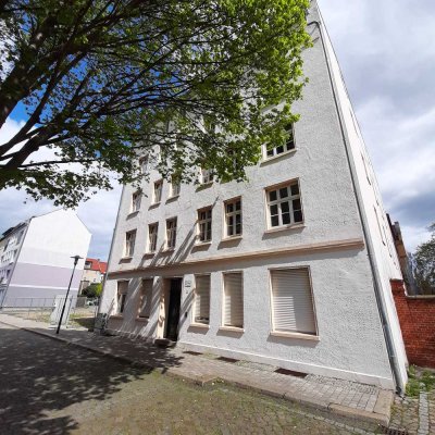 1 Monat mietfrei Renovierte 4-Raumwohnung mit neuer Einbauküche**