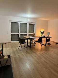 Exklusive, neuwertige 4-Zimmer-Wohnung mit Balkon und EBK in Niedernhausen