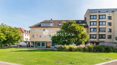 Zentralgelegene Dachgeschosswohnung mit 2 Zimmern und Wannenbad