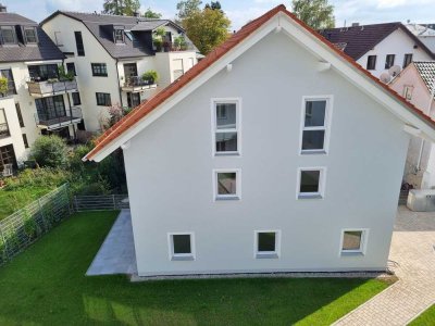 Erstbezug - schöne, hochwertige Doppelhaushälfte - zentral und doch ruhig