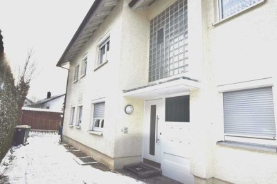 Gelegenheit - Schöne helle 2-Zi Dachgeschoss Wohnung mit Gartenanteil in Wangen-Herfatz zu verkaufen