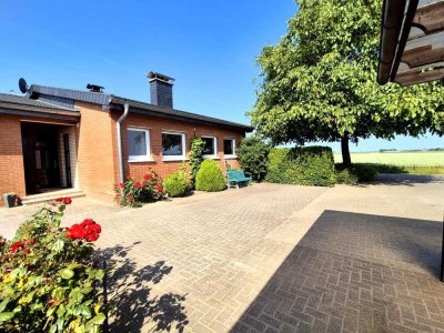 Großzügiger, modernisierter Bungalow in Alleinlage mit unverbauter Sicht...