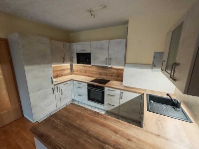 3-Zi-ETW mit 2 Balkonen, Einbauküche und Stellplatz in zentrumsnaher Wohnlage direkt an der Spree