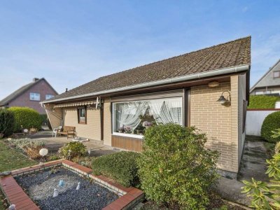 Barrierearmer Bungalow mit schönem Garten, Garage und Wohnmobilcarport in Lentföhrden