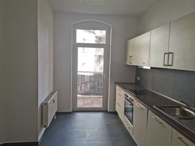 ***Vermietete 2 Zimmer mit Balkon, neuer EBK inkl. Spülmaschine, Bad mit Wanne und Dusche !***